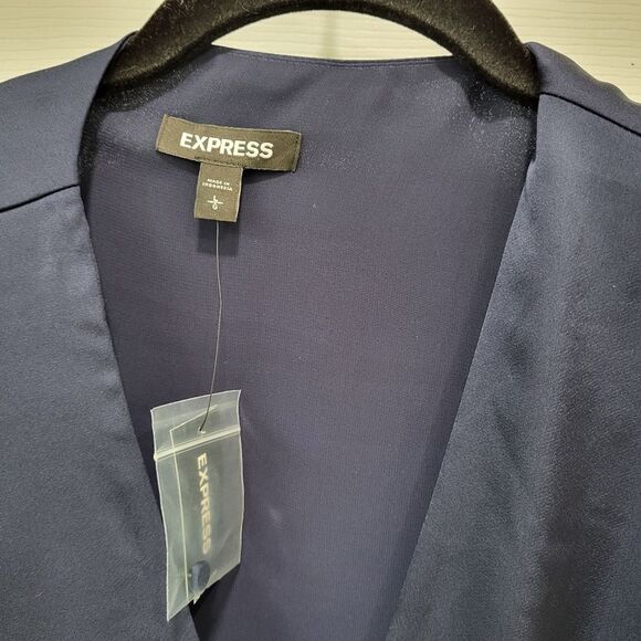 NEW Navy Blouse by Express Large - Picture 4 of 5
